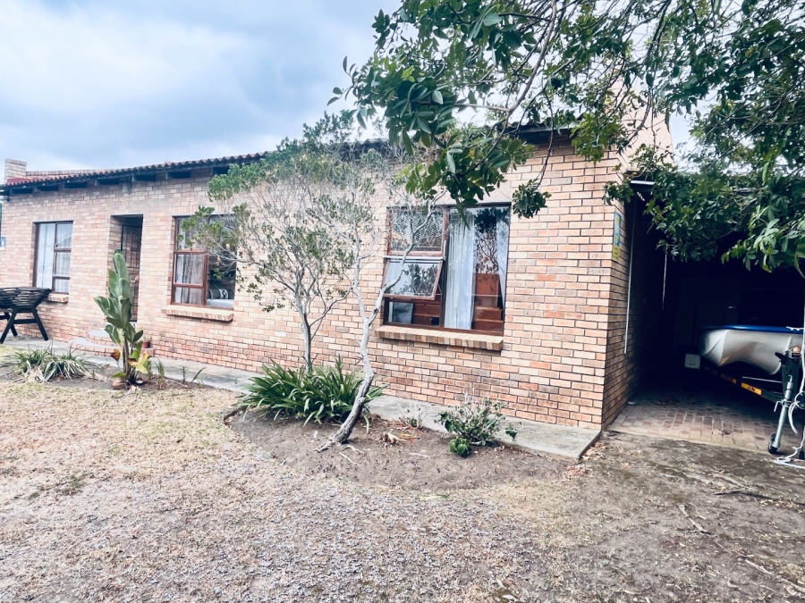 2 Bedroom Property for Sale in Noorsekloof Eastern Cape